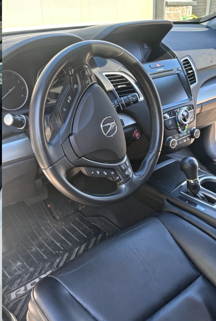 Acura RDX interior before detailing